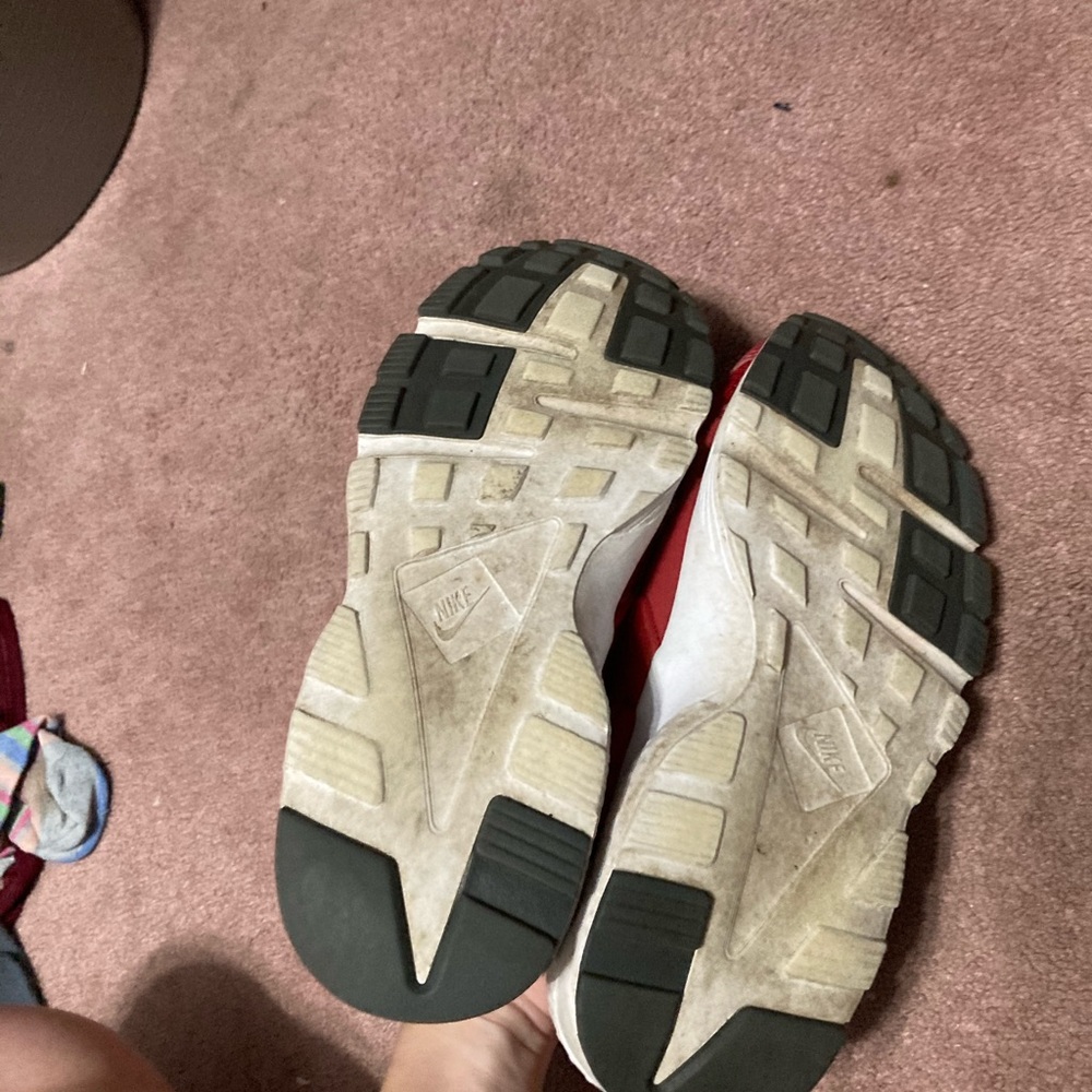 Red Nike air huaraches - Picture 4 of 5